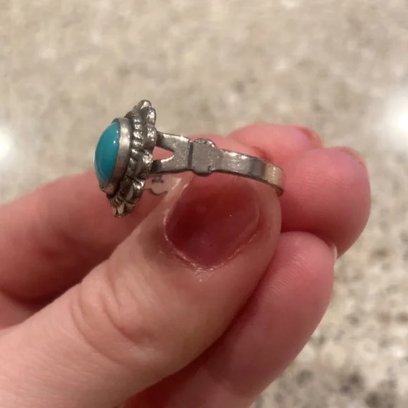 Sterling Silver Turquoise Flower Ring - Picture 6 of 6